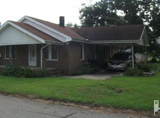 212 Grantham St, Clinton, NC 28328