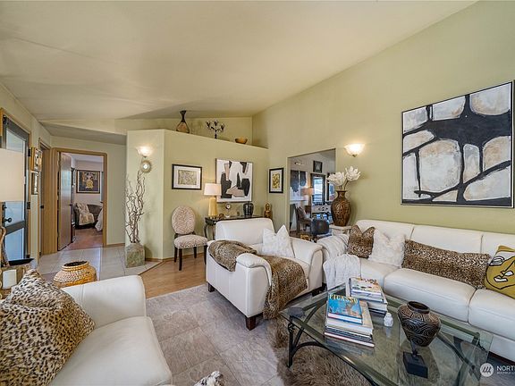 5th image of 1542 Park Ave