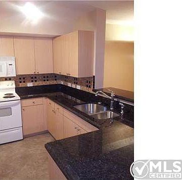 4th image of 1308 Villa Cir