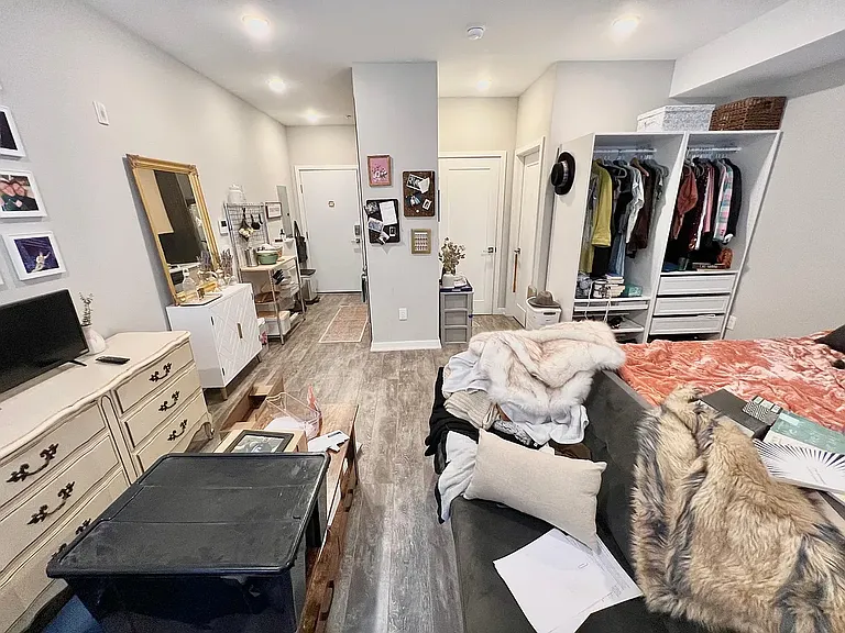 1730 Ridge Ave #2R — Photo 1