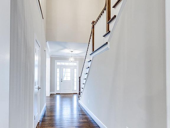 4th image of 2616 Oak Valley Dr