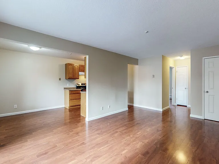 2305 McBride Ln — Photo 7