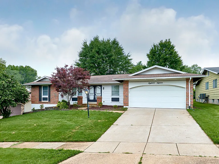 1815 Lakemont Ln — Photo 2