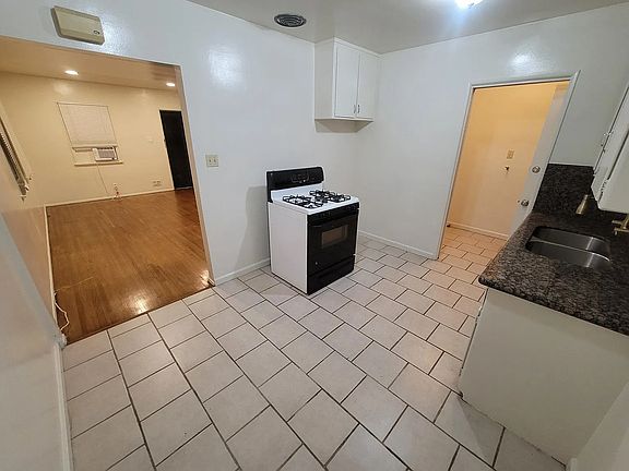 4th image of 4022 W 130th St #D/d