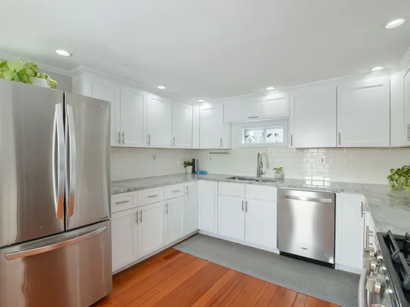 404 Revere St, Winthrop, MA 02152