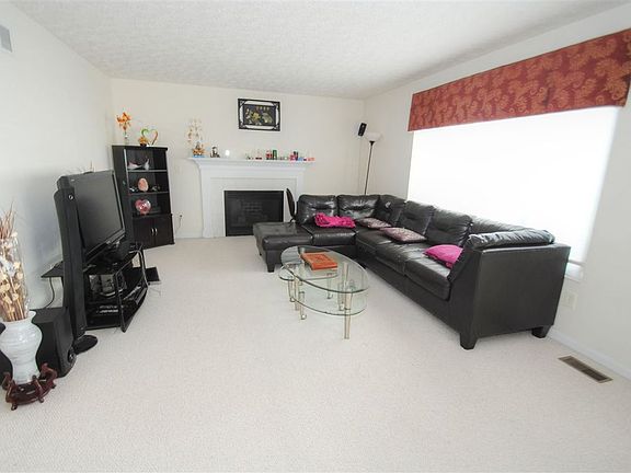 5th image of 9032 Georgian Ct