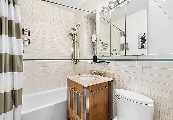 5th image of 45 W 11th St APT 1C