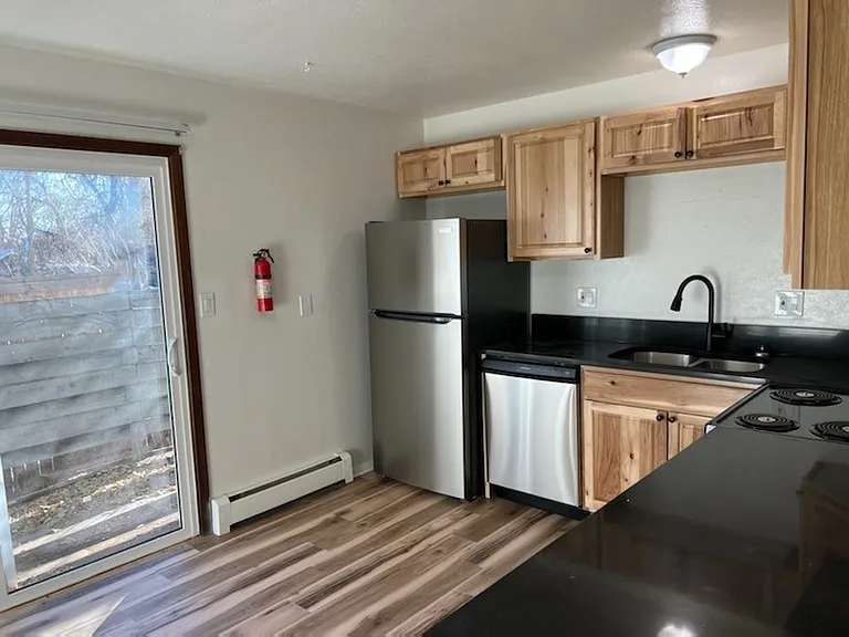 1324 Balsam Ave #1 — Photo 3