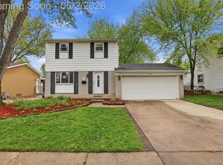 578 Worchester St, Westland, MI 48186
