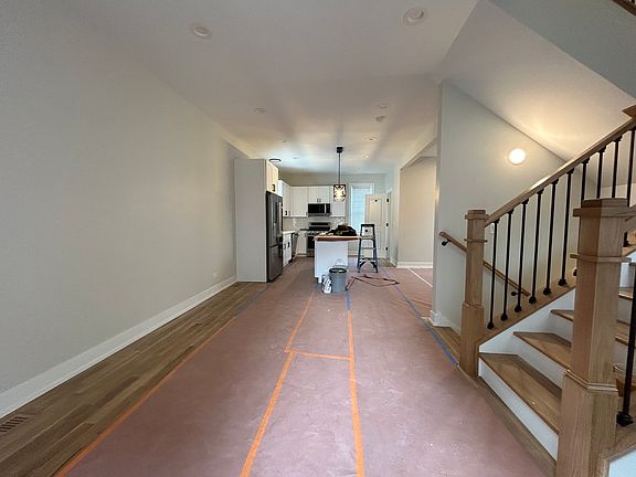 2nd image of 856 N Paulina St #Ch