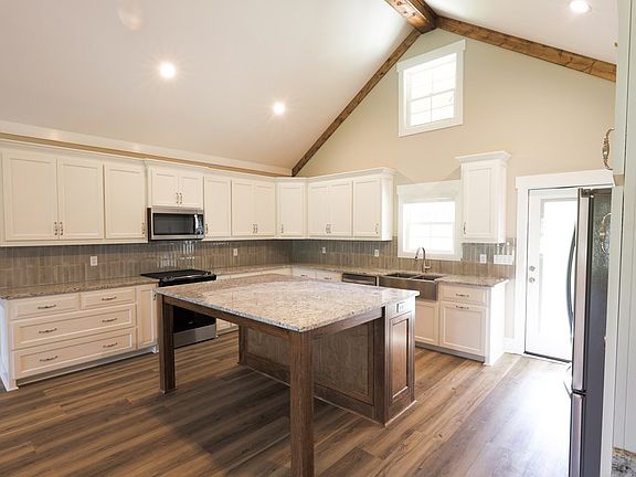 4th image of 3084 Mary Powell Way