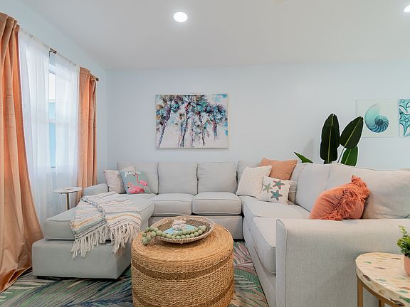 4th image of 1332 Longwood St #1