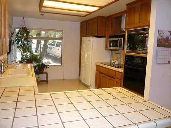 4th image of 2165 American River Trl