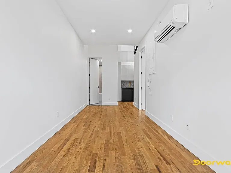 467 Grand St #4A — Photo 10