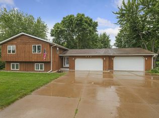 325 Evergreen St, Vermillion, MN 55085