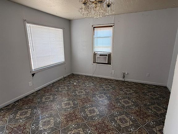 3rd image of 108 Wilson St