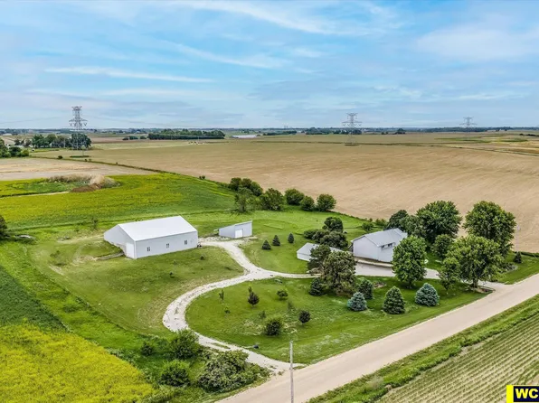 2288 County Road 33, Bennington, NE 68007