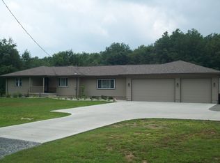 249 Crestview Dr, Transfer, PA 16154