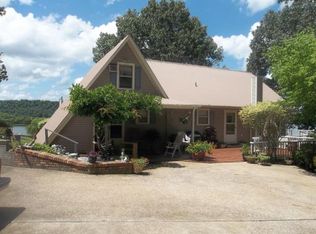 3020 Toms Creek Rd, Linden, TN 37096