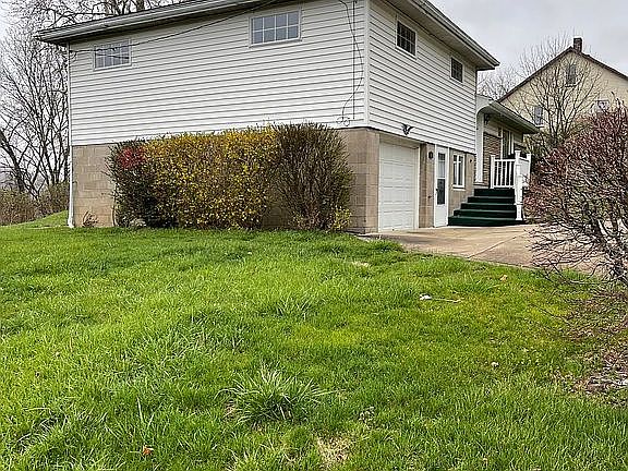 3rd image of 53 Oak St