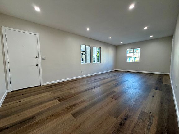 4th image of 20 Bay Shore Ave APT 1
