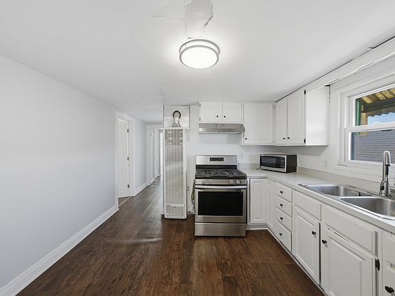 3rd image of 1908 S 58th Ave #2