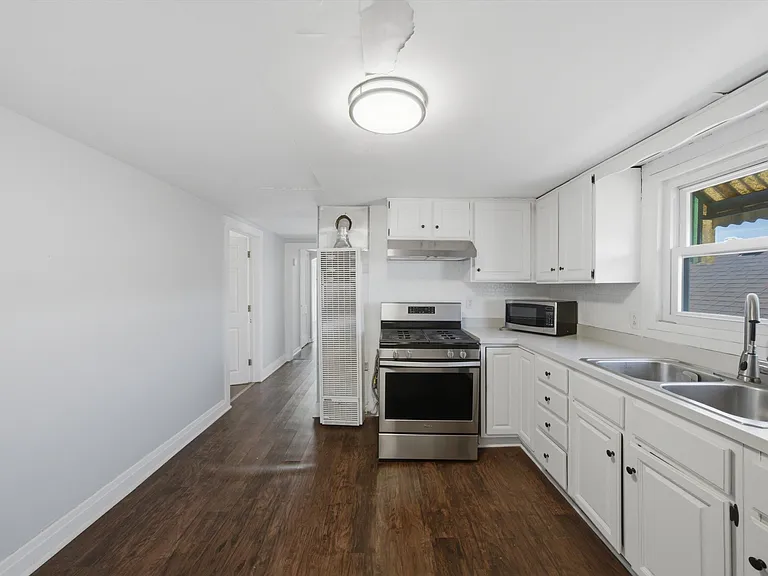 1908 S 58th Ave #2 — Photo 3