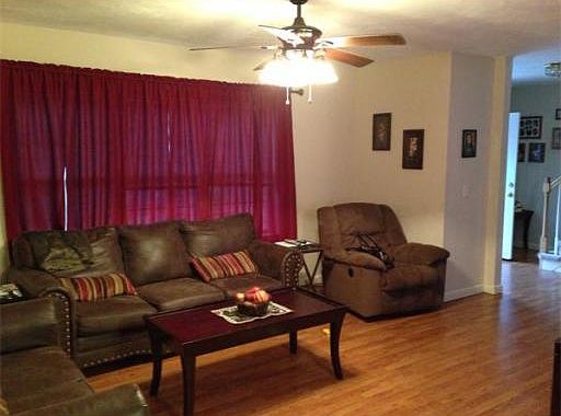 3rd image of 1884 Phillips Rd
