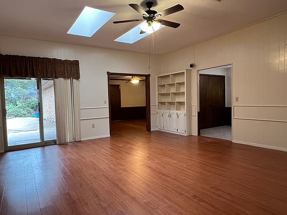 2nd image of 3108 Kingsbridge Dr