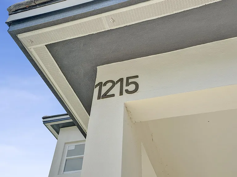 1215 W Las Olas Blvd #1215 — Photo 2
