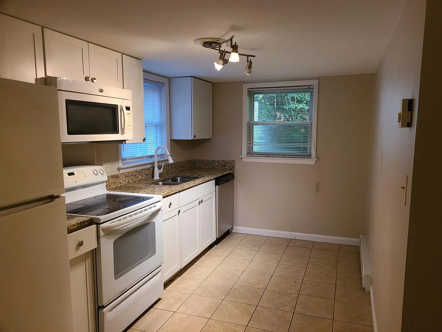 133 Johnson St — Photo 3