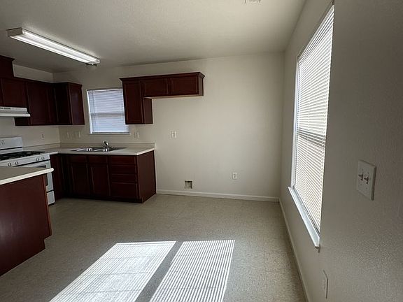 3rd image of 540 E Lakeview Ave Unit H