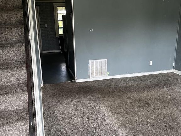 5th image of 3020 Lorena Ave