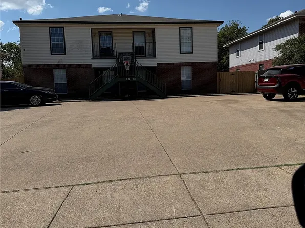 613 Race St APT B, Crowley, TX 76036