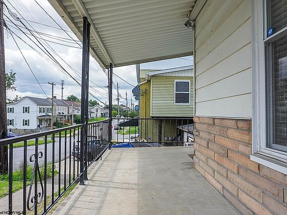 3rd image of 731 Virginia Ave