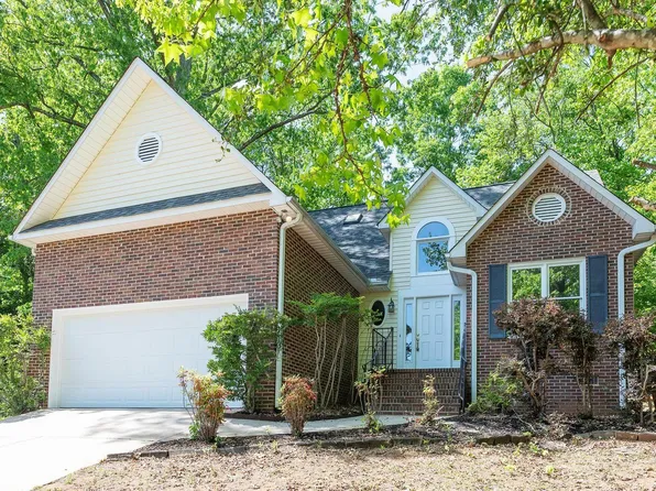 10 Fox Ridge Way, Taylors, SC 29687