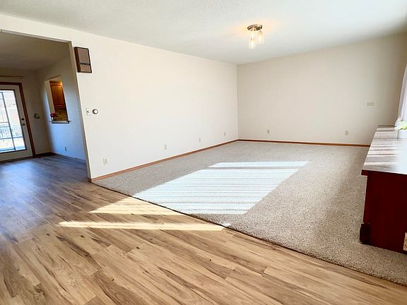 4th image of 2592 N Sycamore Haven Dr