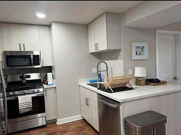 3rd image of 1245 N Crescent Heights Blvd #2