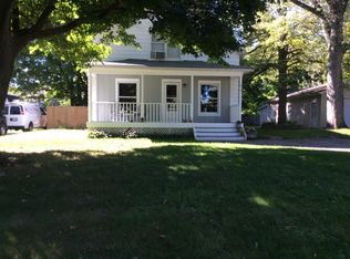 810 E Baird St, Holly, MI 48442