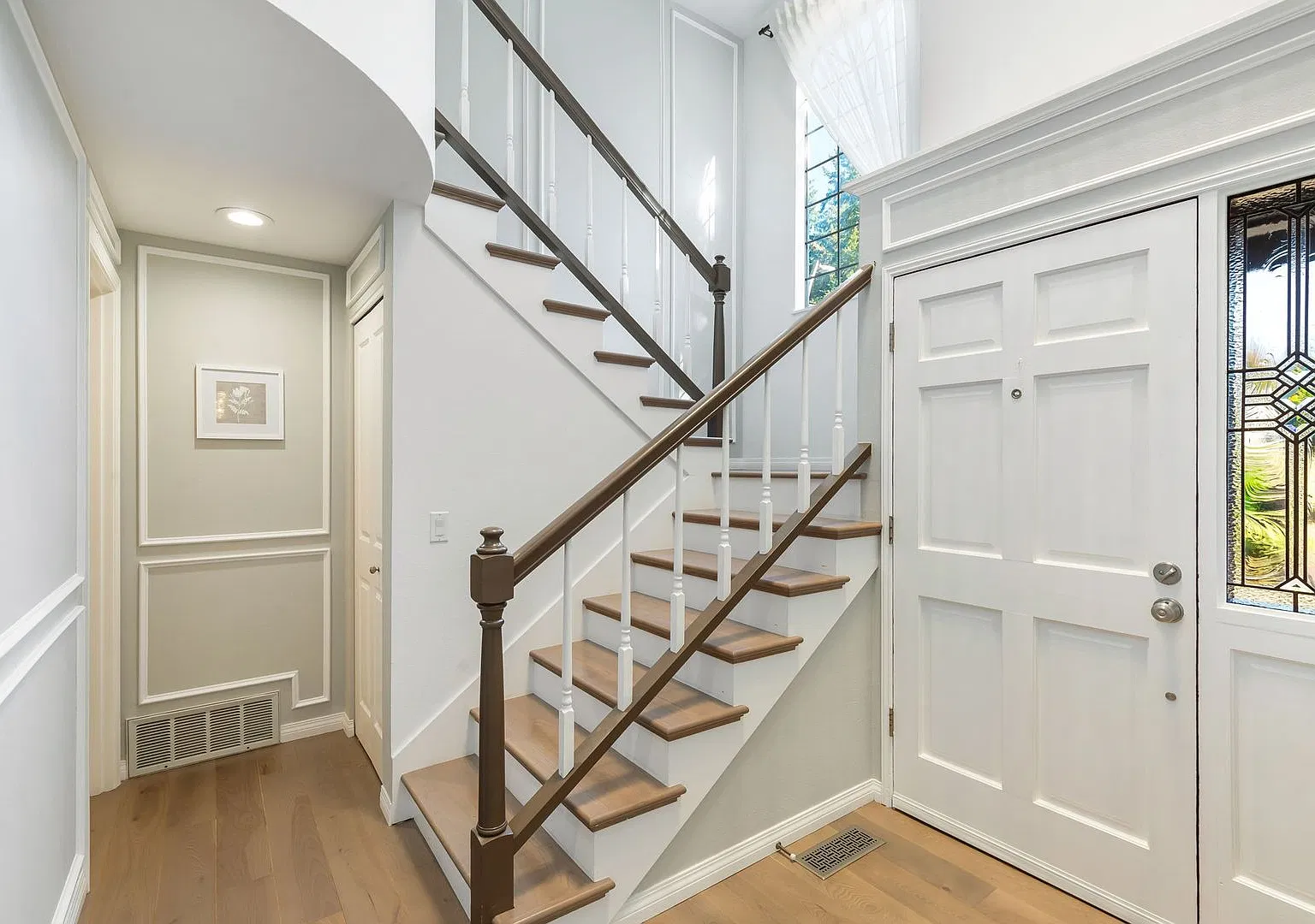 Your Dream Backyard, Modern Upgrades, and the Klahanie Lifestyle! — Photo 2