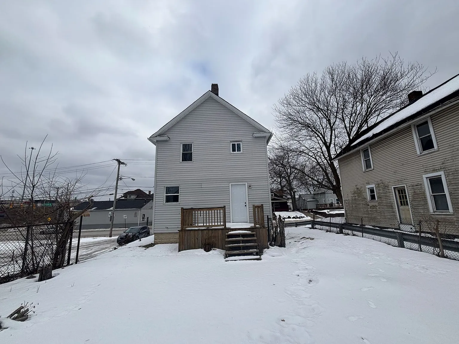 3 bed, 1040 sqft, $1,300 — Photo 4