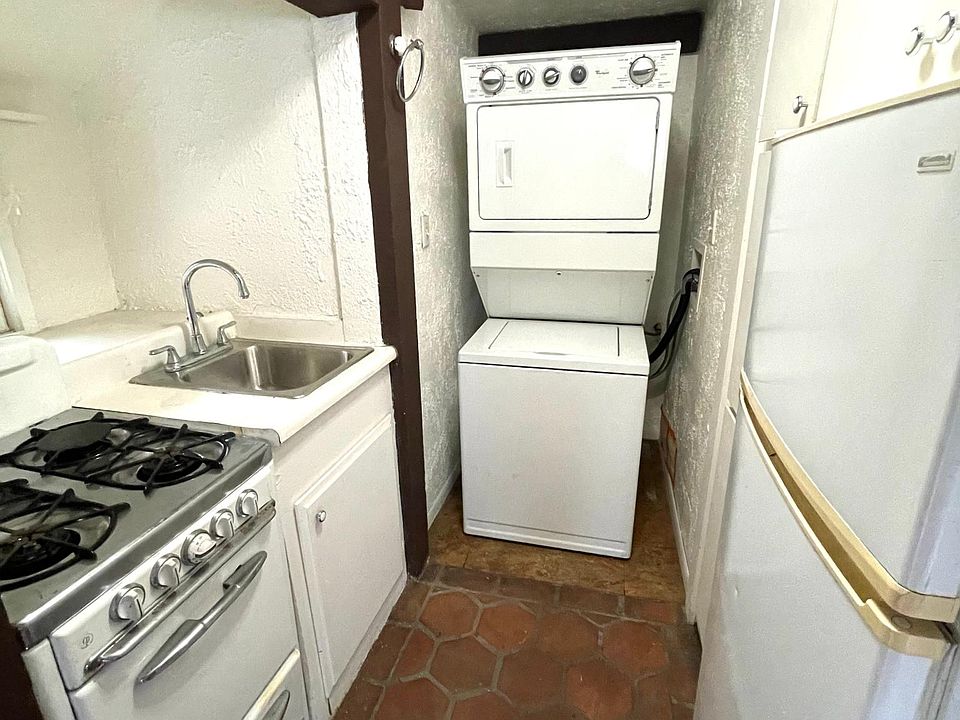 1st image of 3031 E Corto Pl #1/2