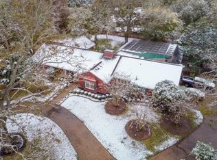 606 Lake Rd, Lake Jackson, TX 77566