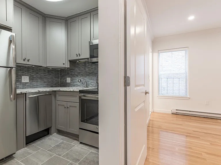 99 W Springfield St #3 — Photo 4