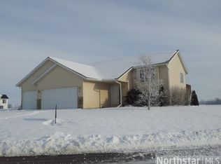 842 7th Ave NW, Arlington, MN 55307