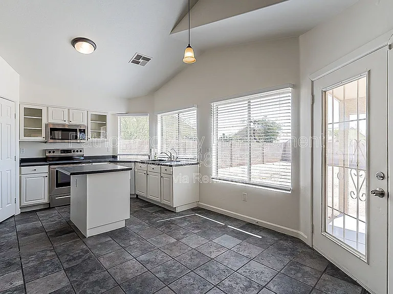 11309 N 89th Dr — Photo 12