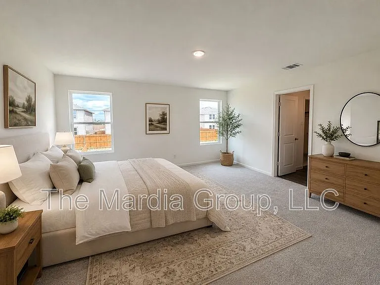 2305 States St — Photo 7