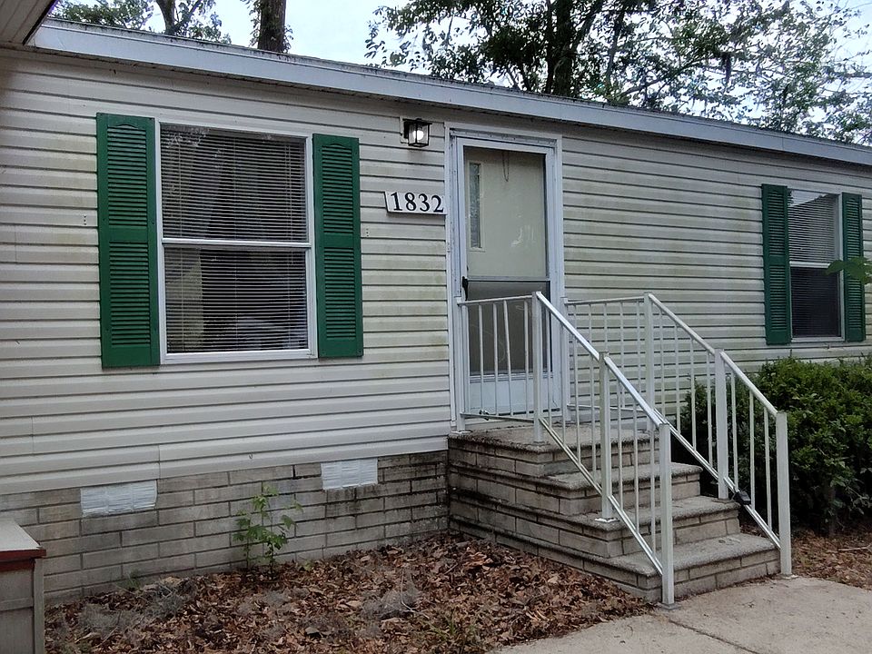 1st image of 1832 NW 46th Cir