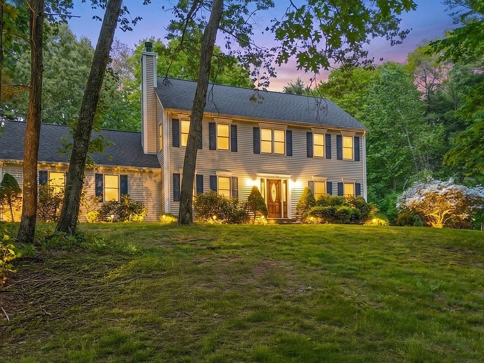 1st image of 8 Johnson Dr