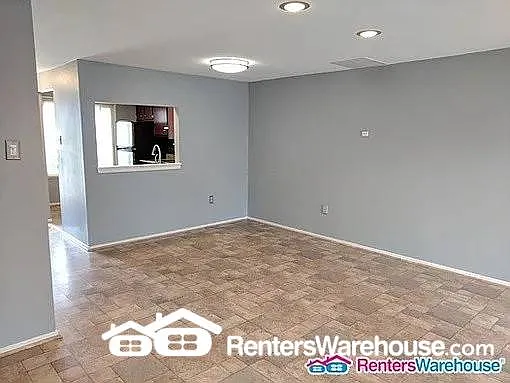 10732 Lester St — Photo 13